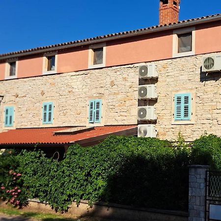 Eti And Mia Holiday Apartments Muntić 外观 照片