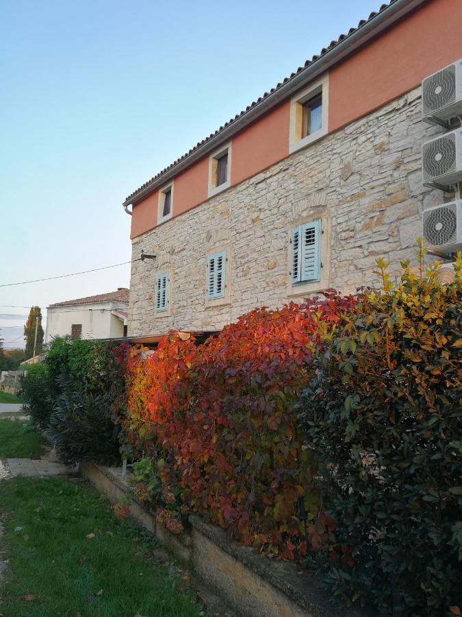 Eti And Mia Holiday Apartments Muntić 外观 照片