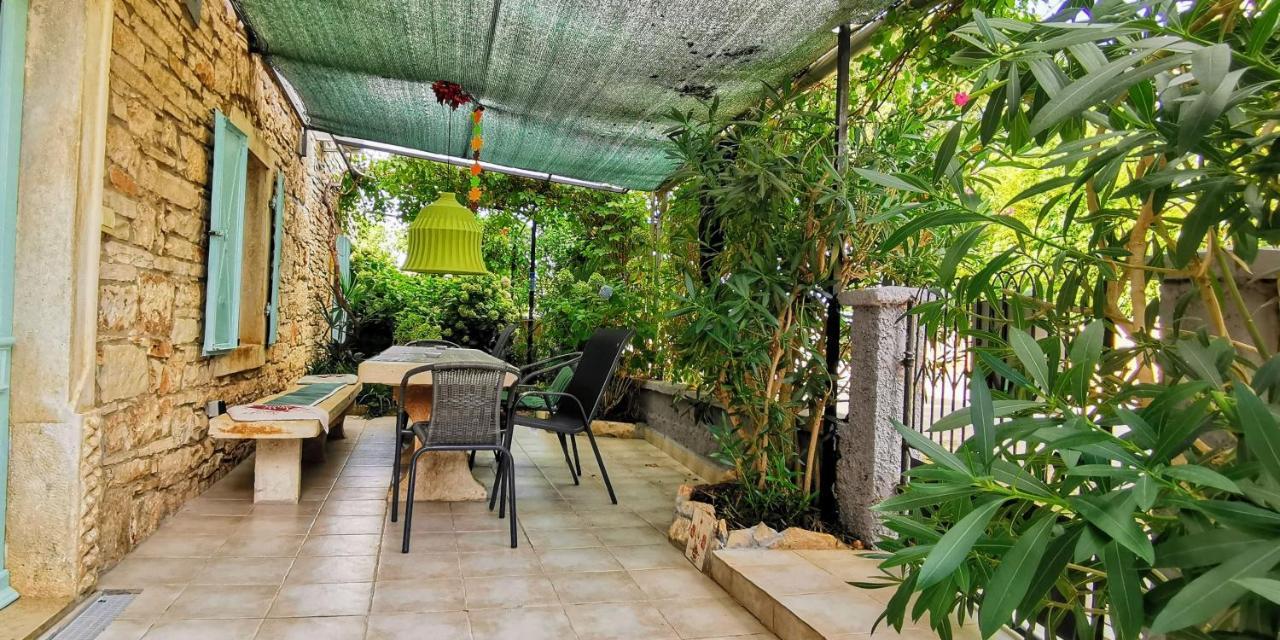 Eti And Mia Holiday Apartments Muntić 外观 照片