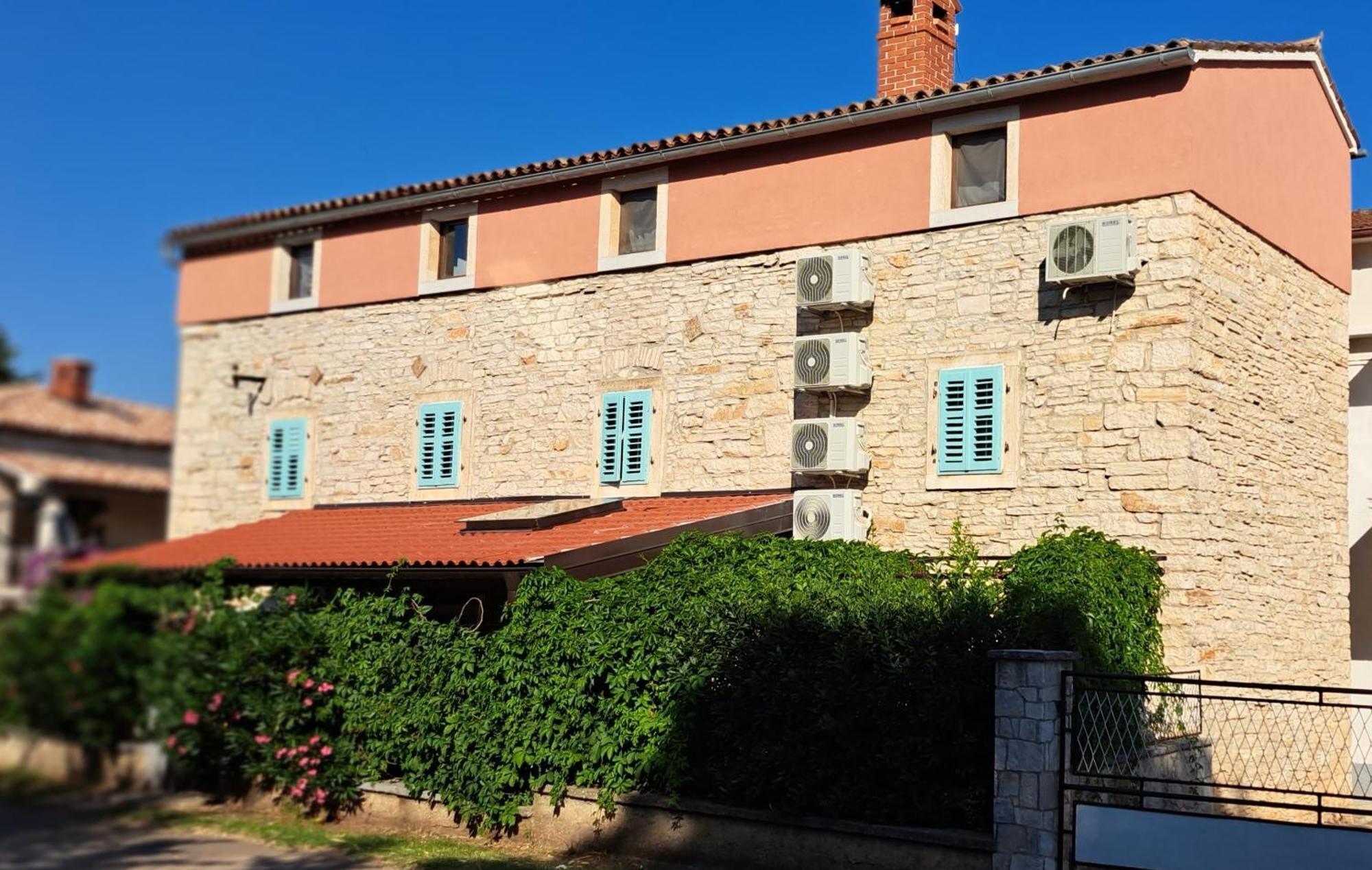 Eti And Mia Holiday Apartments Muntić 外观 照片